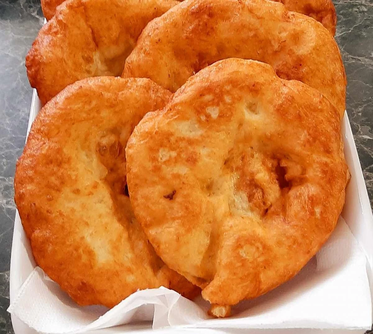 Proč náš bramborový lángoš zůstává druhý den nadýchaný: Trik, který jsme si zamilovali