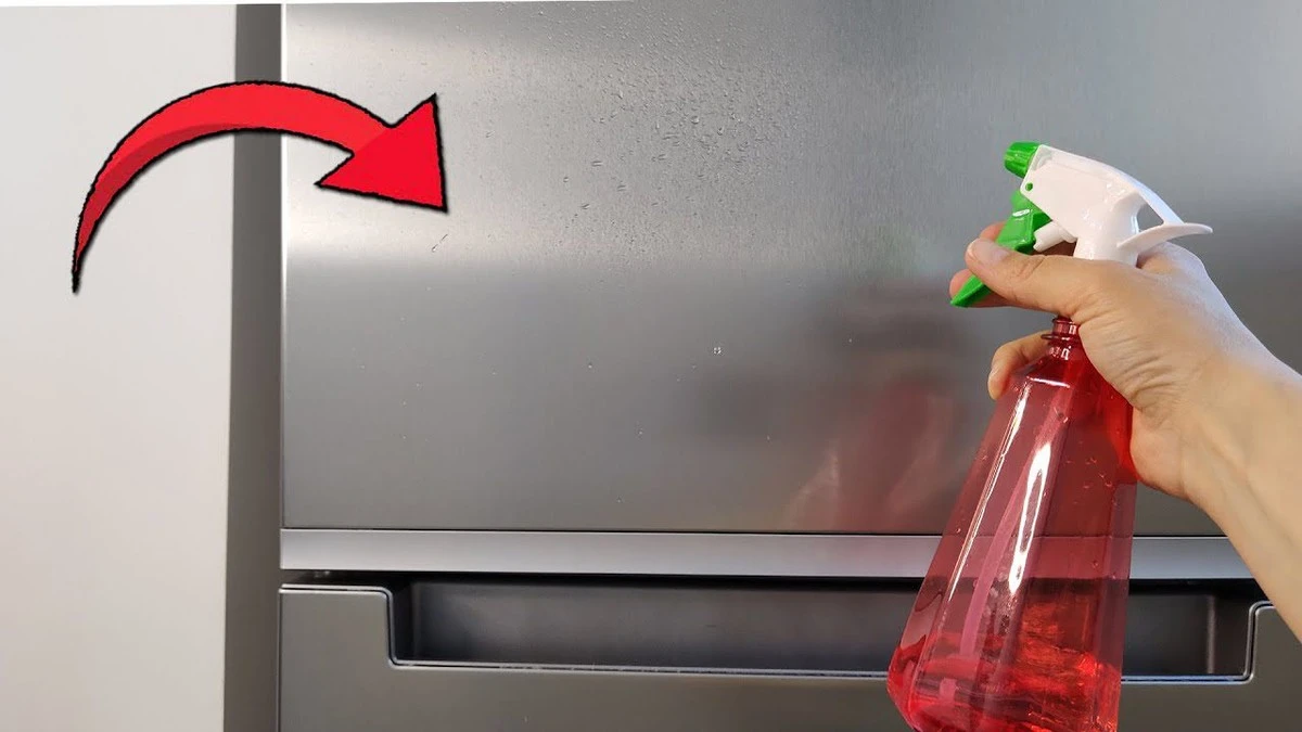 Poškrábaná lednice? Vykouzlete ji jako novou za 5 minut. Smíchejte tyto 2 ingredience