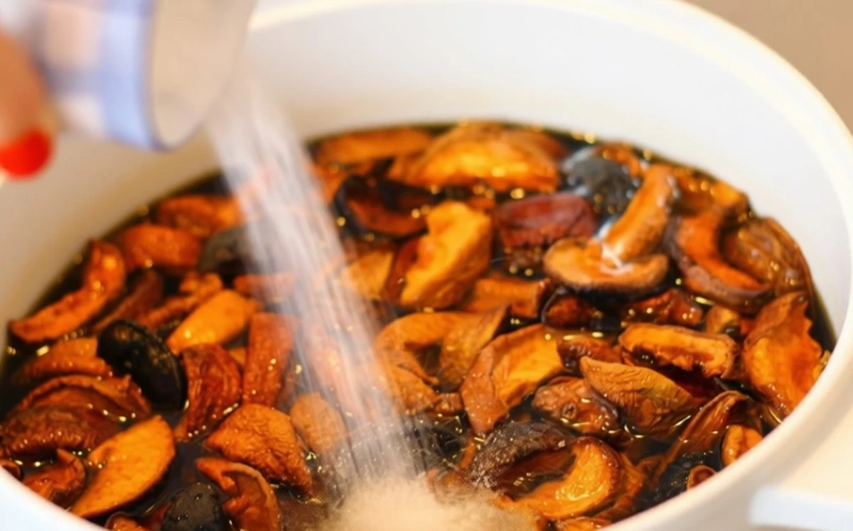 Proč byste měli pít vzvar místo kompotu? Jednoduchý recept, který si zamilujete