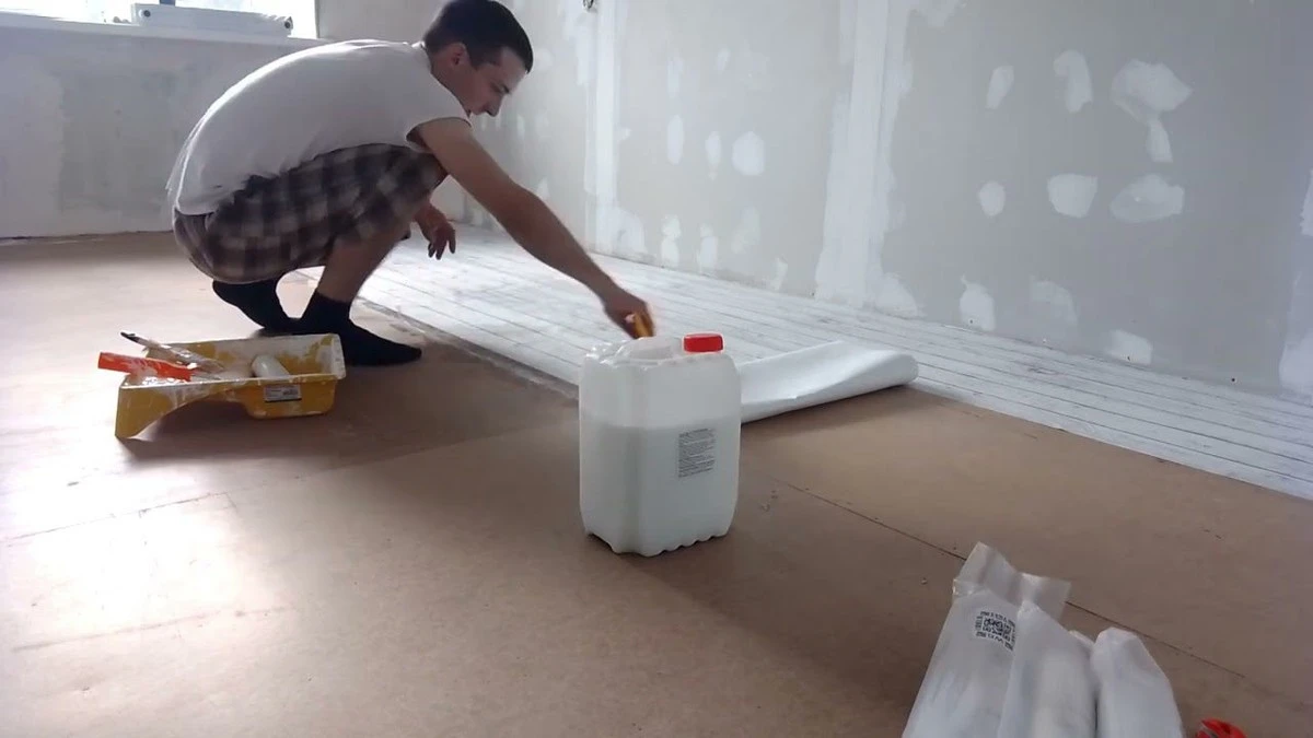 Proč profesionálové nahrazují laminát korkem: Odhalení tajné náhrady teplé podlahy