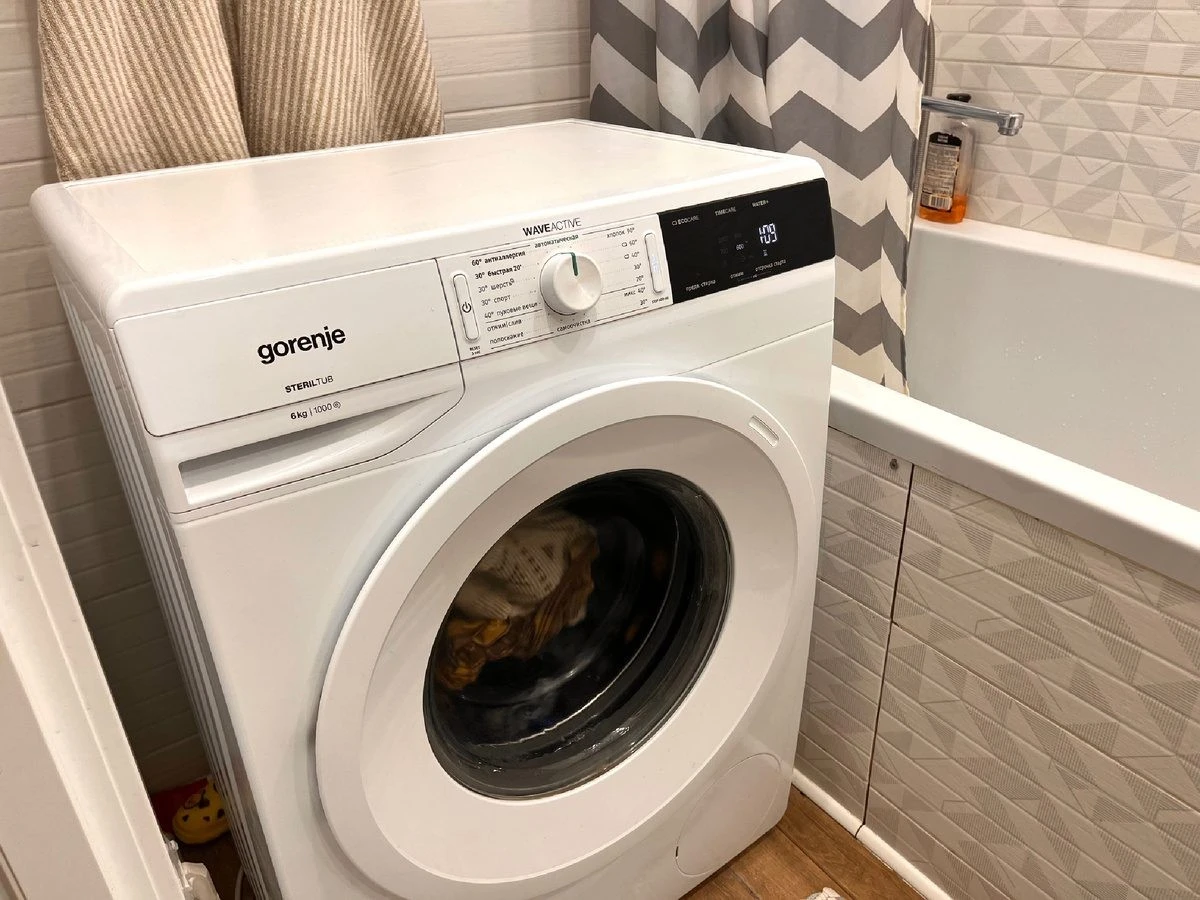 Můj 17 let starý pračkový zázrak: Proč už dvě desetiletí funguje jako nová (a vy to zvládnete taky)