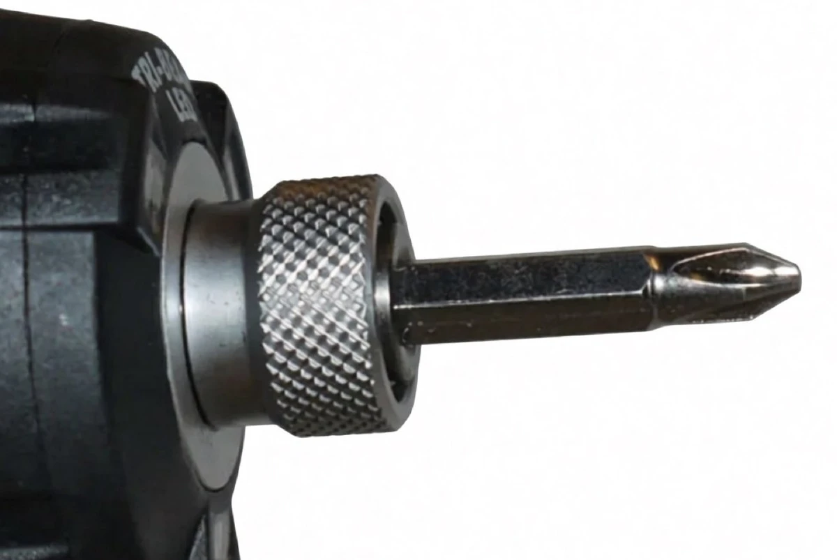 Jak vyndat zaseknutý bit z vrtačky: trik s motorovým olejem, který funguje