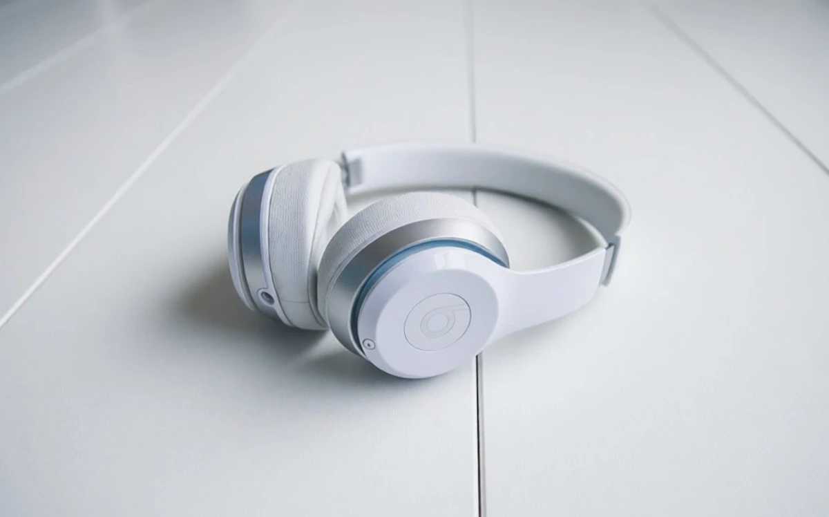 5 vlajkových sluchátek, která změní váš poslech v roce 2026