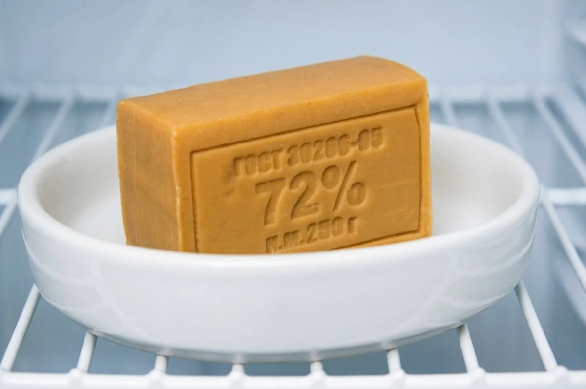 Proč sovětské hospodyňky dávaly mýdlo do mrazáku: Trik, který funguje dodnes