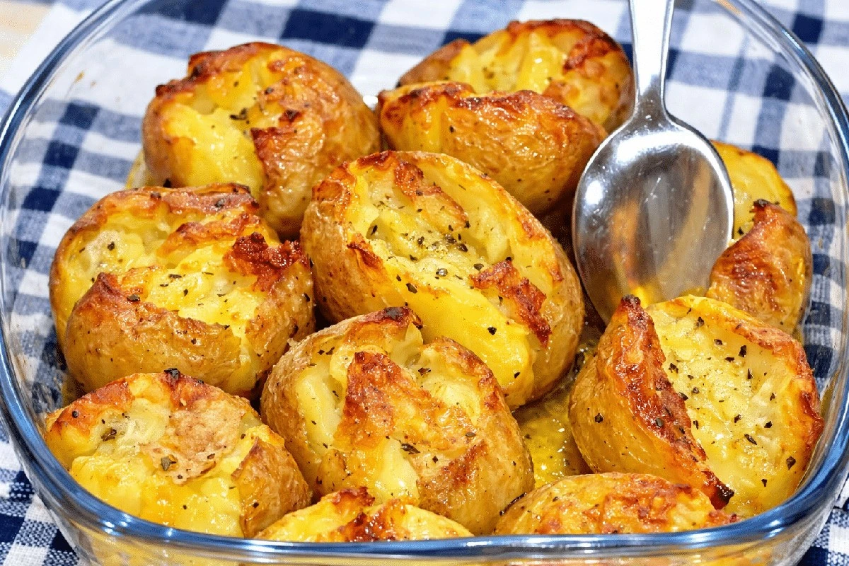 Zapomeňte na hranolky: tento portugalský pečený brambor vás uchvátí