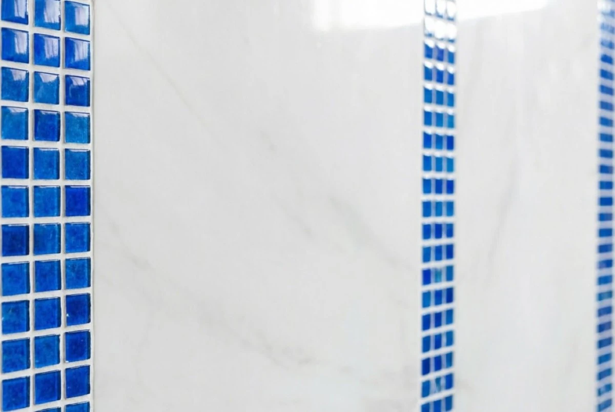 Kachličky ve vaší koupelně zazáří jako nové: Tři domácí prostředky, které máte po ruce