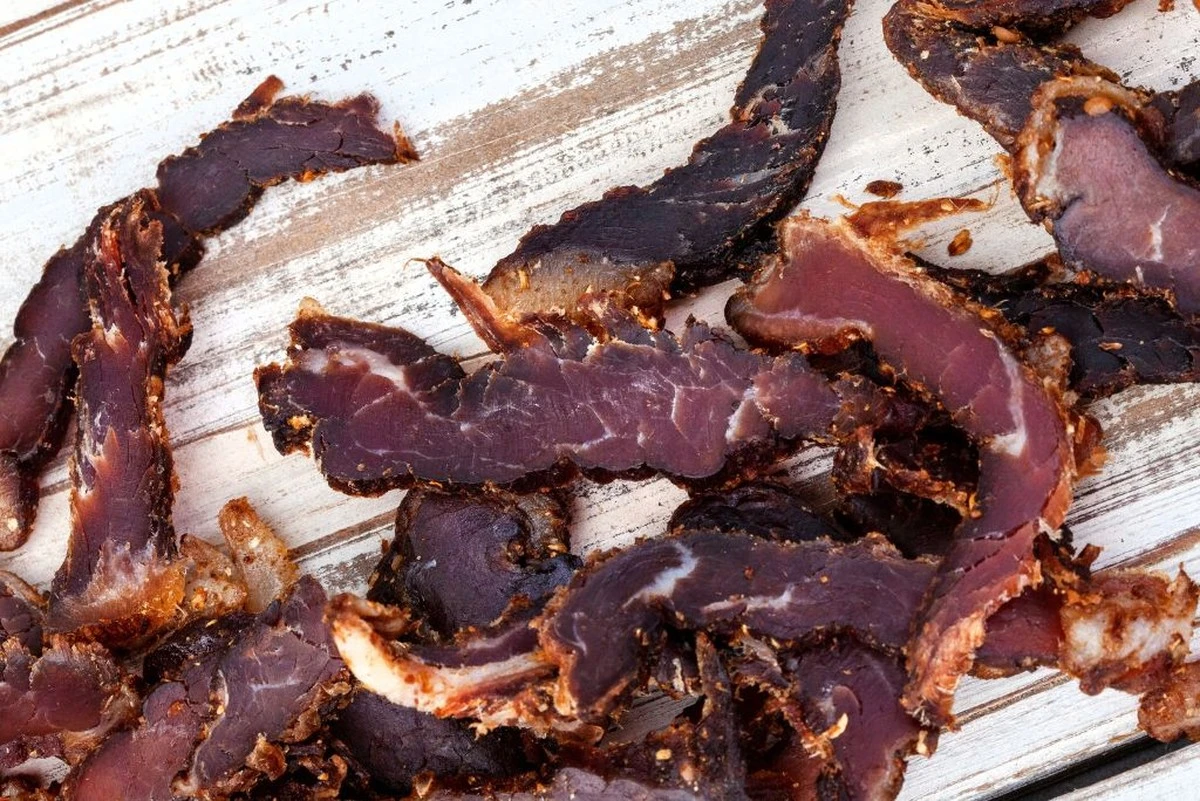 Vykrajujete klobásu špatně? Tento trik prozradí její pravost bez ochutnání - image 1