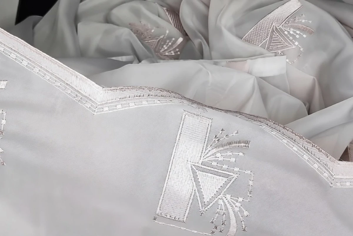 Zapomeňte na chlór: aspirin a jedlá soda vrátí vašemu záclonám dokonalou bělost