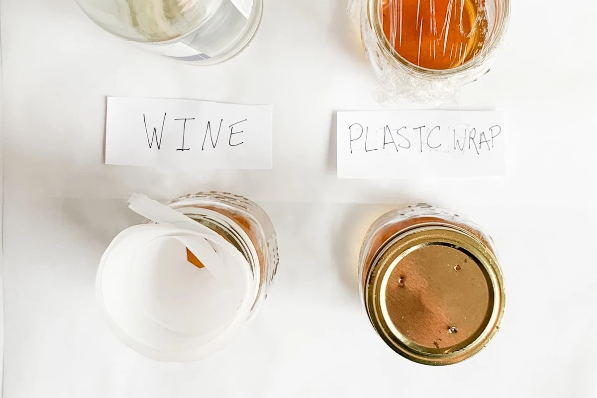 jaksezbavitovoc-extra-1.webp Jak se zbavit ovocných mušek jednou provždy: past z novin a PET lahve, která funguje - image 1