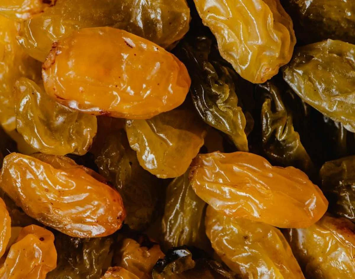 Proč polovina lidí rozinky nesnáší, ale tahle obyčejná „superpotravina“ vás překvapí