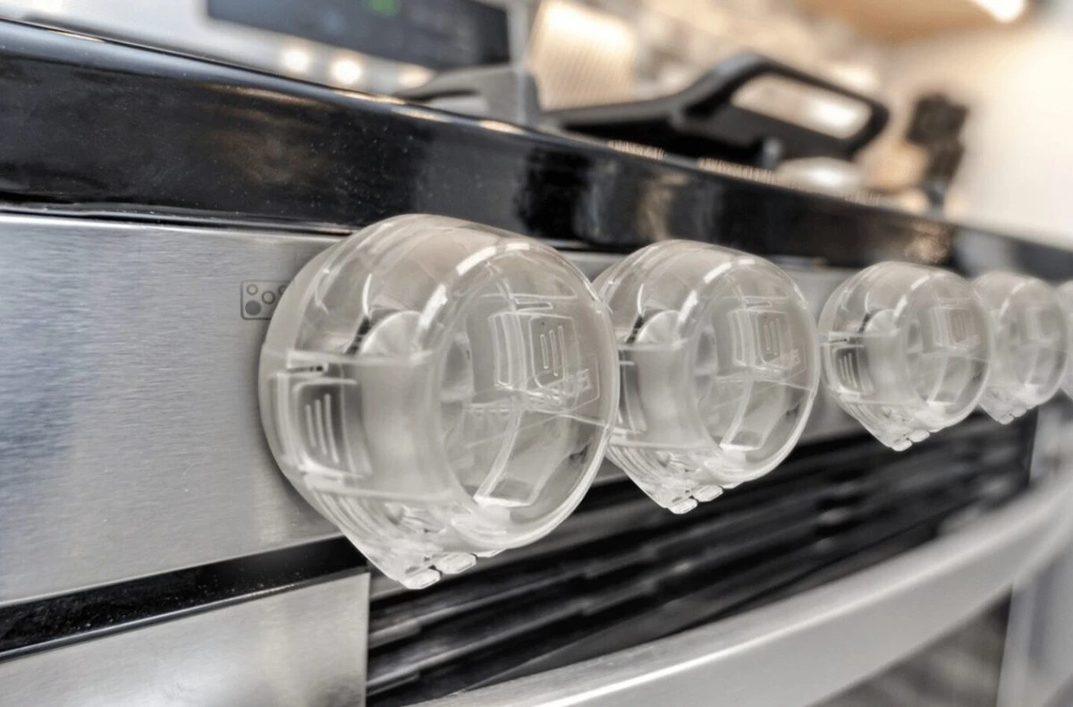 Proč se zbavovat připáleného tuku na sporáku nemusí stát hodiny: záchrana z kuchyně