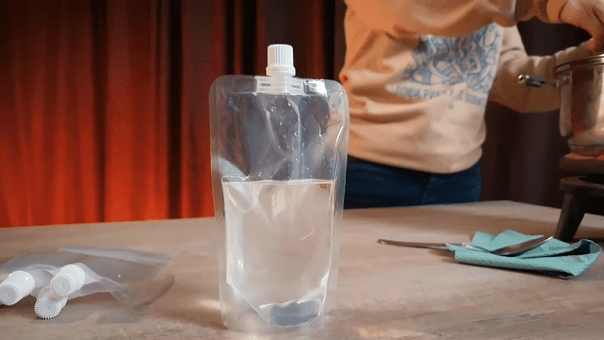 Teplo na 6 hodin bez elektřiny: Směs z 1 kg tohoto a 100 ml vody – ohřívač rukou se zahřeje na 65 stupňů | Dobré zprávy