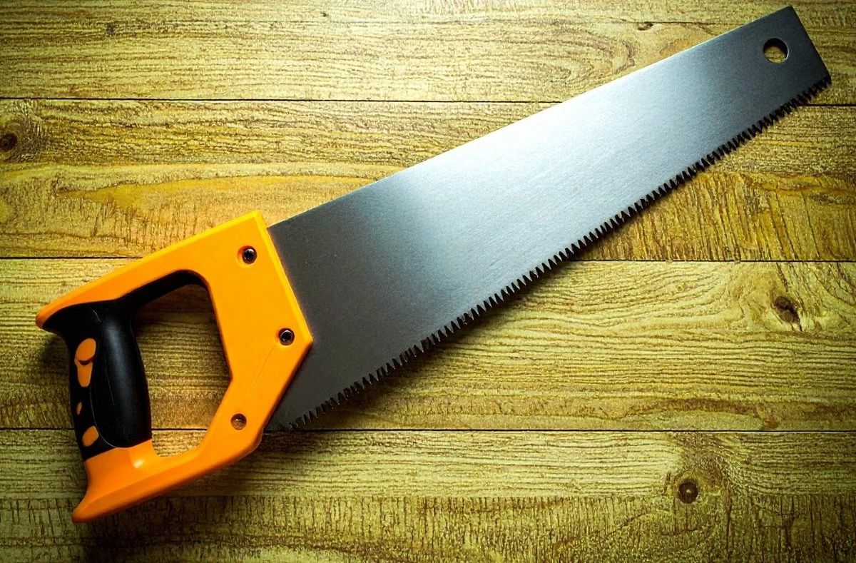 Oživte svou starou pilku: Za 10 minut zvládnete ostří jako od brusiče