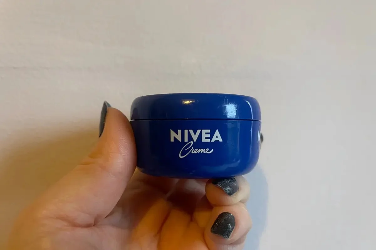 Krok za krokem: 15 nečekaných využití ikonického modrého Nivea krému
