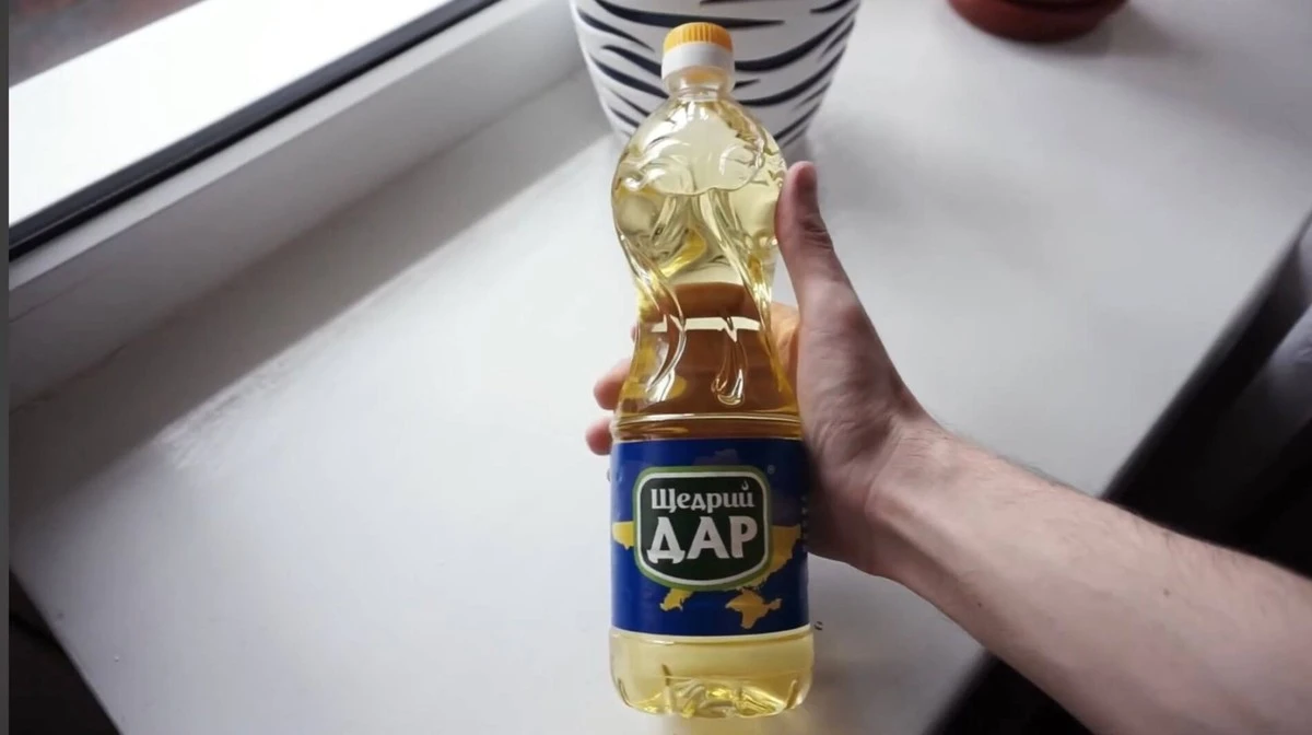 3 nenápadné nápisy na lahvi slunečnicového oleje, které prozradí padělek