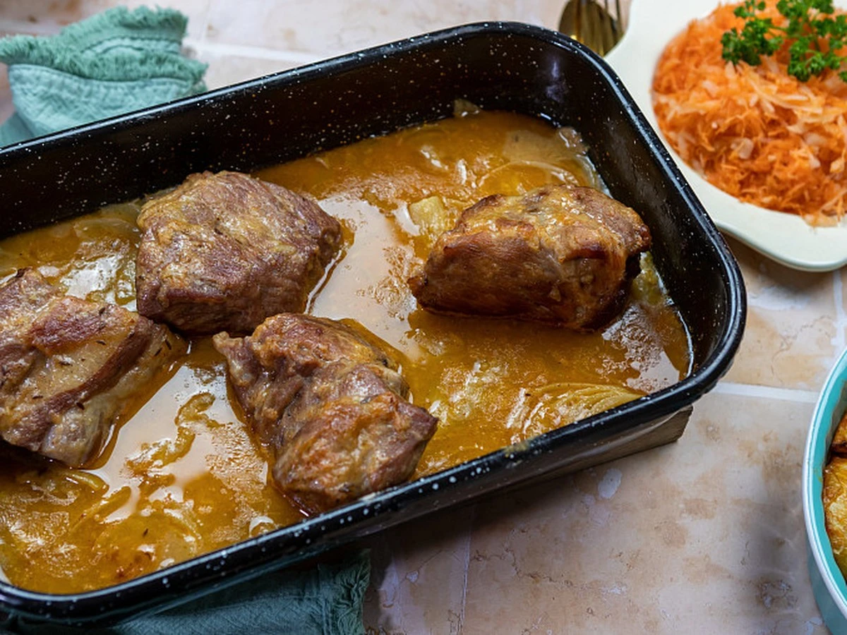 uzzadnenudnevec-extra-1.webp Už žádné nudné večeře: tato medovo-hořčicová krkovice si získá celou rodinu - image 1